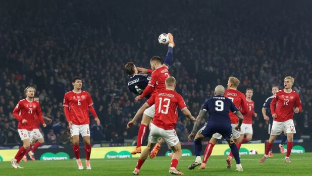 La rovesciata di McTominay batte quella di... Ronaldo. Lo scozzese vola 20 cm più in alto