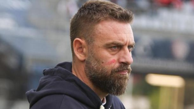 De Rossi: "Vietato sottovalutare il Verona. Dobbiamo diventare fastidiosi in difesa"