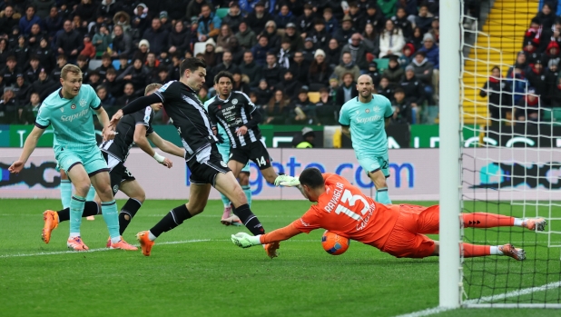 Udinese-Bologna, le pagelle: Atta "zidaneggia" ma è solo, 6,5. Pobega fa la differenza, 8