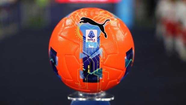 Visibilità in ogni condizione: ecco perché la Serie A ha scelto il pallone arancione fluo