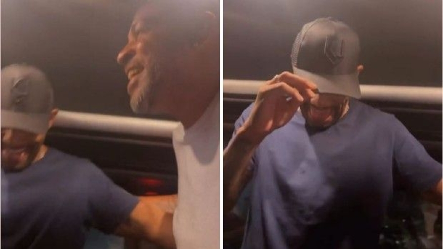 Adriano e Maicon, samba on the road: show improvvisato nel pullmino