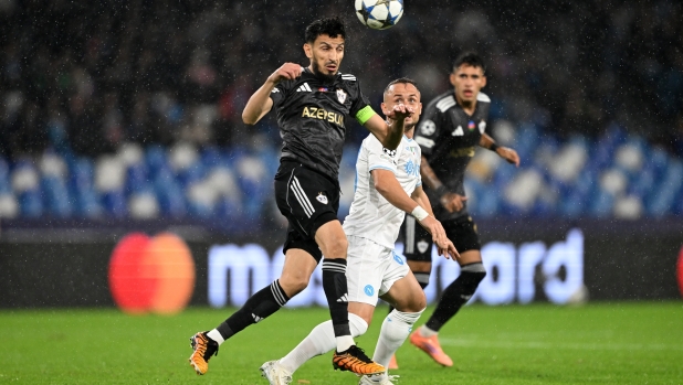 LIVE Napoli-Qarabag 0-0: proteste di Conte dopo un contrasto in area su McTominay, si gioca