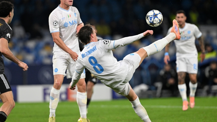 Highlights Napoli-Qarabag 2-0: Neres e McTominay trascinano Conte