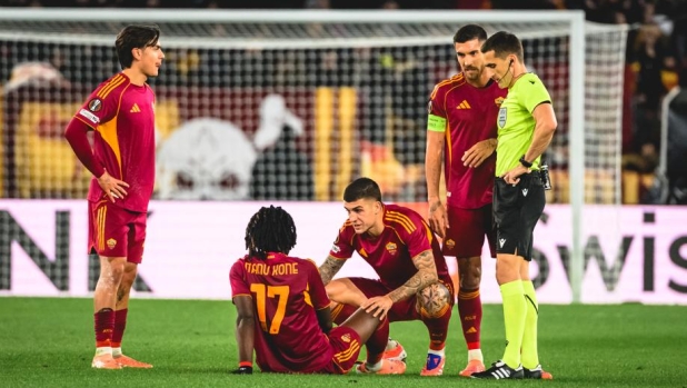 Roma, ansia Koné: botta e taglio alla caviglia. Domani gli esami, Napoli a rischio