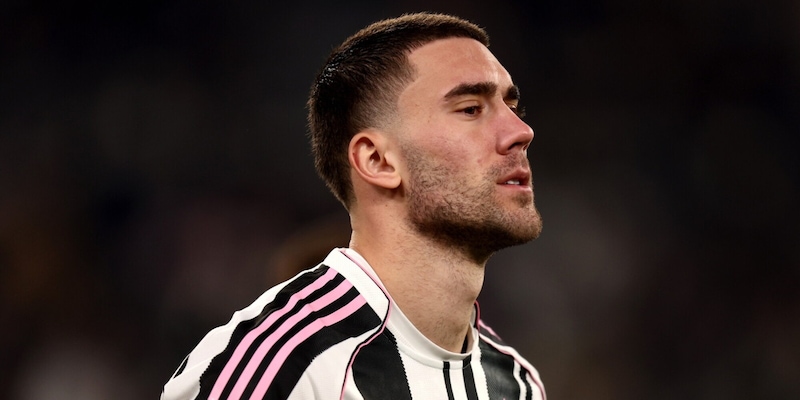 Futuro Vlahovic, l&rsquo;infortunio pu&ograve; ribaltare le carte in tavola: Juve pi&ugrave; forte ma ora &egrave; rebus