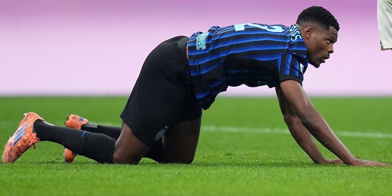 Dumfries out, scelta fatta: per quanto lo perde l'Inter e come cambia Frattesi