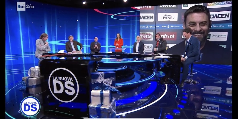 Panatta e il siparietto con De Rossi in tv: "Spero l'Olimpico si alzi in piedi". Daniele reagisce cos&igrave;