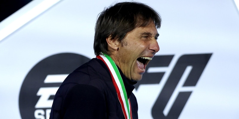 Conte rimette la maschera, dichiarazioni spiazzanti: tutti i bersagli dalla Juve a Marotta
&nbsp; &nbsp;