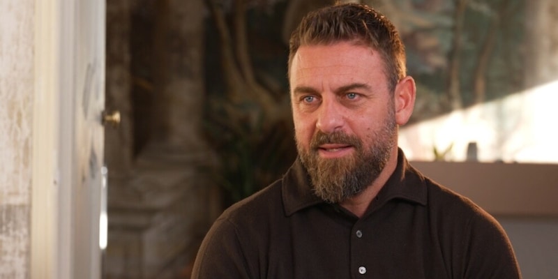 De Rossi: &ldquo;Spalletti geniale, la riunione di Luciano me la mangiavo con gli occhi&rdquo;. Sulla Roma e Guardiola...