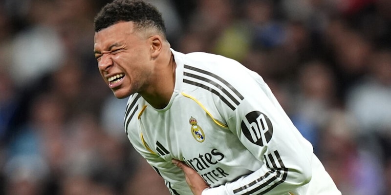 Mbapp&eacute; ko, Real Madrid preoccupato: problema al ginocchio. Cos'&egrave; successo