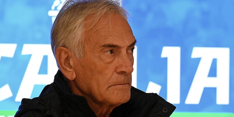 Gravina duro: "Allegri-Oriali figuraccia. Panchine inguardabili, &egrave; una moda"