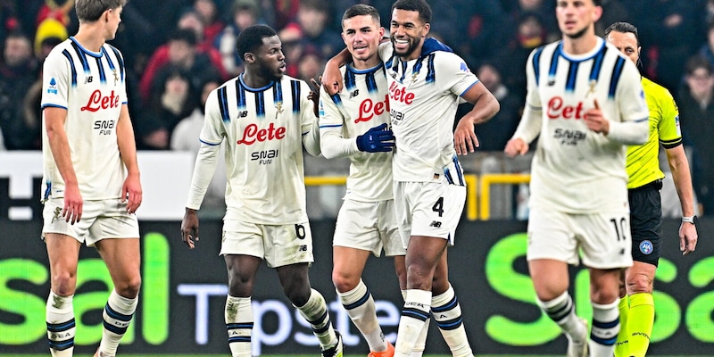 Calcio sotto l'albero: domenica Atalanta-Inter gratis su Dazn