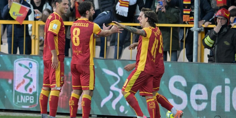 Serie B, Aquilani inarrestabile con il suo Catanzaro. Il Frosinone frena a Empoli