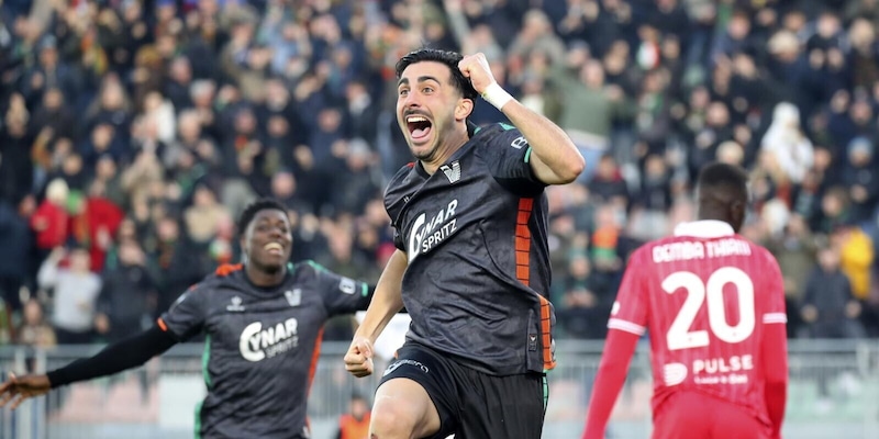 Serie B, la Juve Stabia batte l'Empoli. Il Monza cade a Venezia