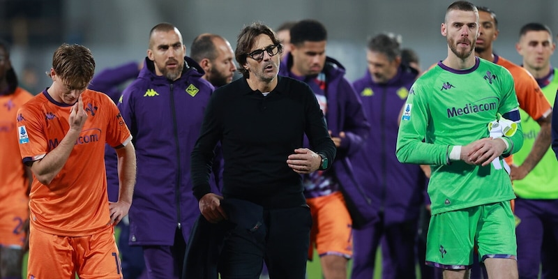 Fiorentina, crisi infinita e contestazione: viola in silenzio stampa, fischi per Vanoli e giocatori