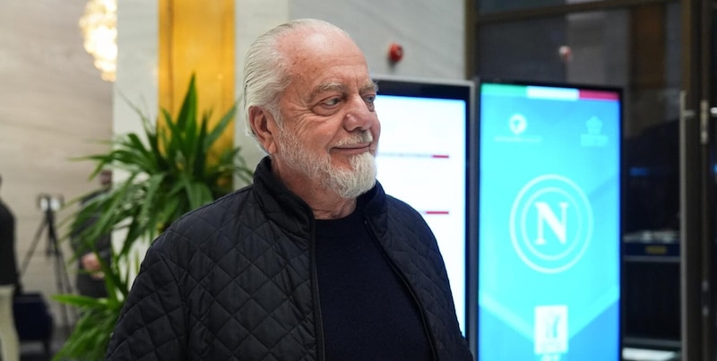 De Laurentiis, prima i complimenti a Conte e al Napoli poi arriva la frecciata a Sky