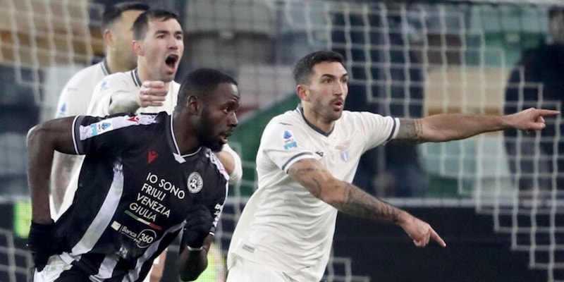 Gli arbitri fanno infuriare Lotito. Lazio, Pec alla Lega di Serie A: "Basta imparzialit&agrave;"