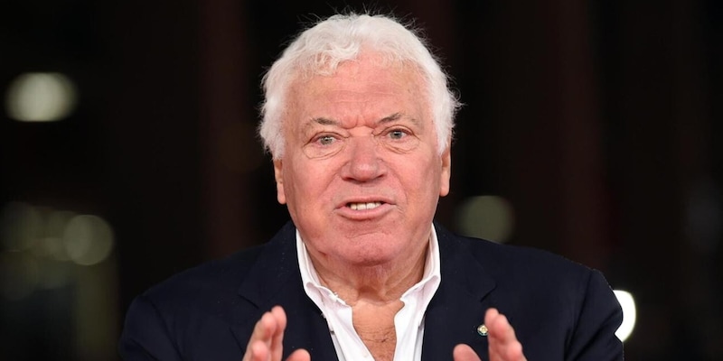 Lazio, dedica speciale per Pietrangeli: in campo contro il Milan con il lutto al braccio