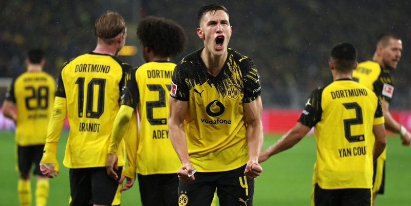 Bundesliga: l'Amburgo vince il derby del Nord, il Borussia Dortmund tiene il passo di Bayern e Lipsia