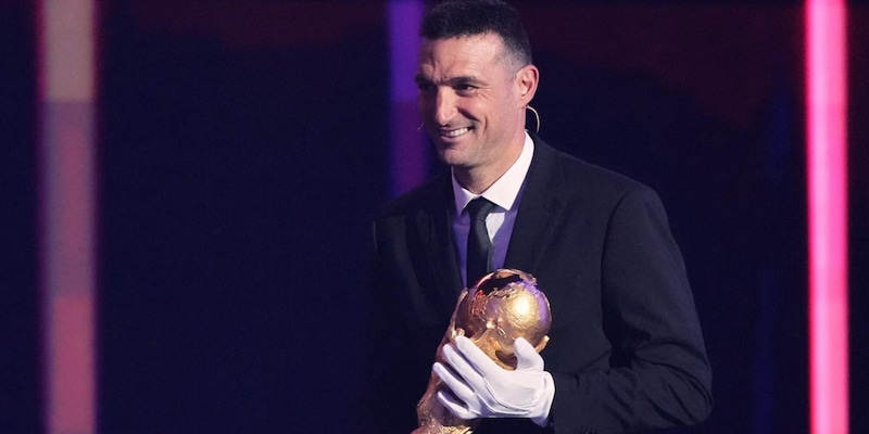 Il mistero dei guanti bianchi di Scaloni per la Coppa del Mondo, il precedente di Deschamps