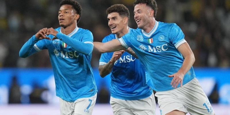 Supercoppa Italiana, Napoli-Bologna 2-0: doppietta di Neres, &egrave; festa azzurra in Arabia