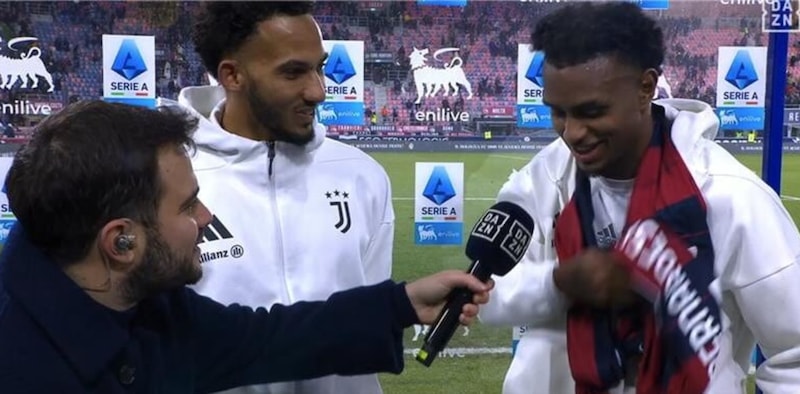 Cabal, la gioia è...la maglia di Bernardeschi! "La volevo", poi rivela: "Ecco a chi dedico il gol"