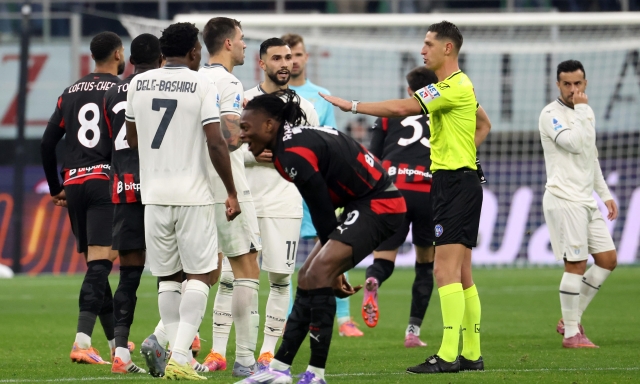 Rocchi su Milan-Lazio: "È angolo, bastava un check di 15 secondi". Il dialogo completo tra Collu e il Var