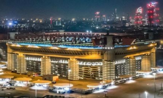 Luci di Natale a San Siro: il tour notturno nello stadio della leggenda