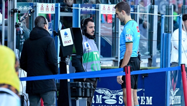 Le pagelle degli arbitri: a Zufferli sfugge il match di mano, 5. Uniforme il metro di La Penna, 6