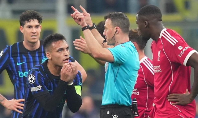 Soldi, rigori e quella squalifica di sei mesi: tutte le ombre su Zwayer, l'arbitro di Inter-Liverpool