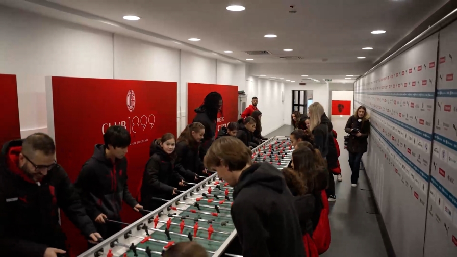 Modric, Ricci e Leao: il calcio balilla con le giovanili è dolcissimo