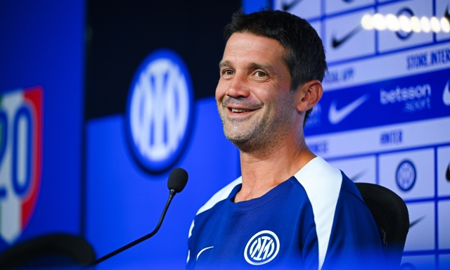 Chivu: "Eravamo 'falliti' e 'finiti', invece siamo qui... Il Genoa? Stimo tanto De Rossi"