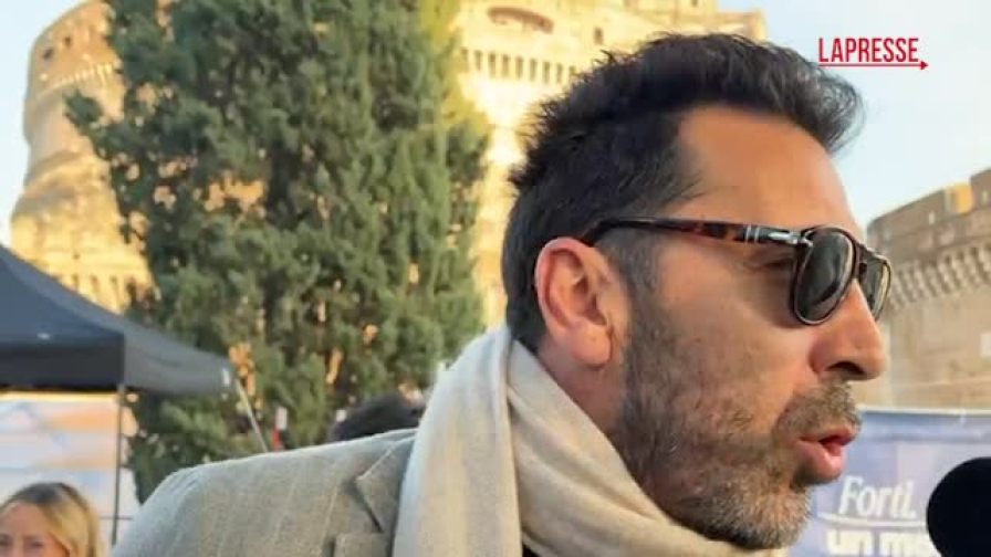 Buffon: "Juve significa Agnelli. In 100 anni possono capitare momenti così"