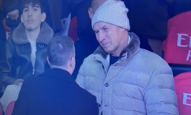 Baresi in tribuna dopo la malattia: e San Siro applaude il ritorno del suo eterno capitano