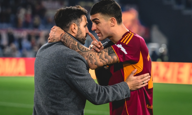 Mancini allo scontro con Ramon e Fabregas: il nervosismo del difensore azzurro fa discutere