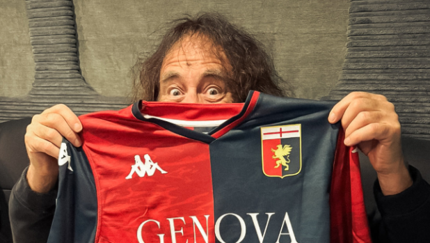 Genoa in versione rock: il club dona la sua maglia a Steve Harris degli Iron Maiden