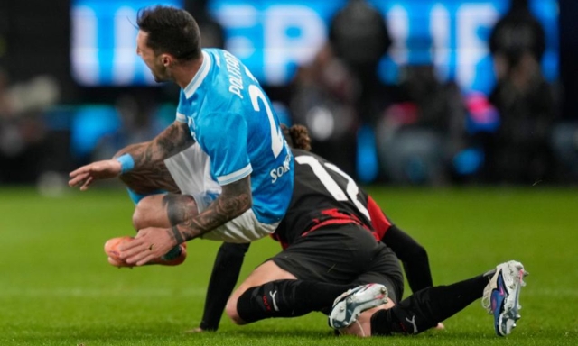 Napoli-Milan, Rabiot da giallo. Maignan su Politano rischia il rosso