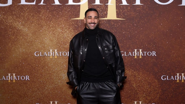 Adil Rami, dalle luci a San Siro a quelle del palcoscenico