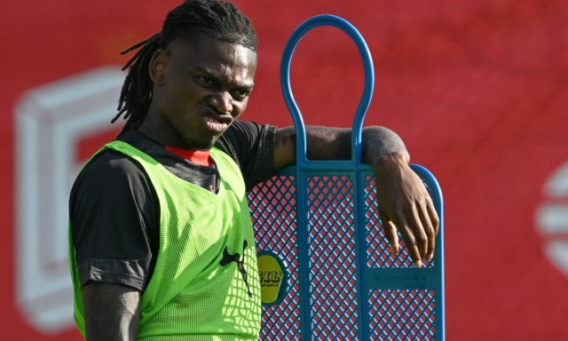 Milan, Leao non al 100% e a rischio panchina: le scelte di Allegri in attacco col Verona