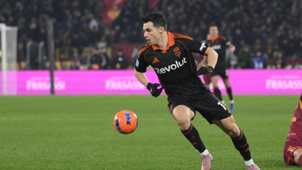 LIVE Alle 15 Lecce-Como: Di Francesco punta su Tiago Gabriel, Fabregas sceglie Douvikas in attacco