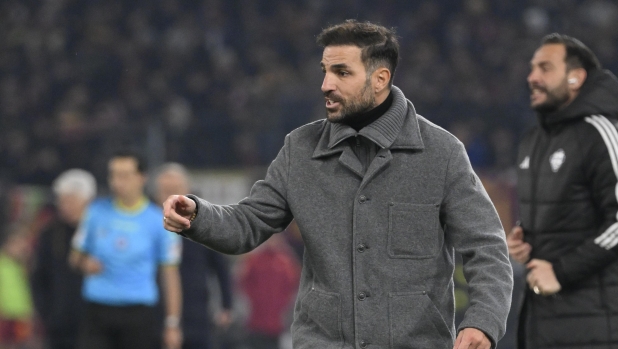 Fabregas sorride: "Non guardo la classifica. Nico Paz? Difficile vederne così bravi in giro..."