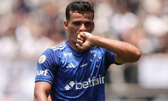 Al Como serve una freccia a sinistra: occhi puntati su Kaiki Bruno