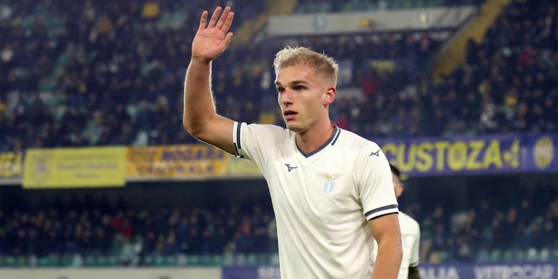 La Lazio lavora ad altre cessioni: c&rsquo;&egrave; il bivio Isaksen