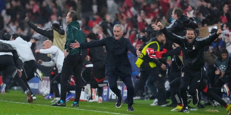 Mourinho &egrave; bollito? No, &egrave; unico. L'impresa col Benfica virale sui social