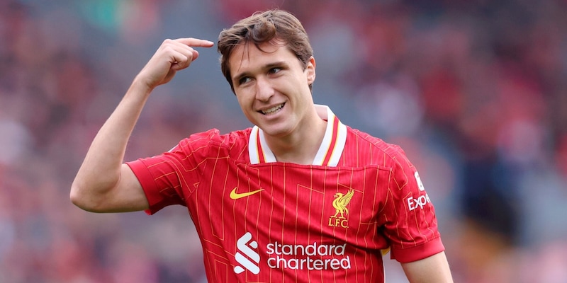 Chiesa, parte la rivolta Liverpool: &ldquo;Vai alla Juve e prenditi il Mondiale, Slot terribile&rdquo;