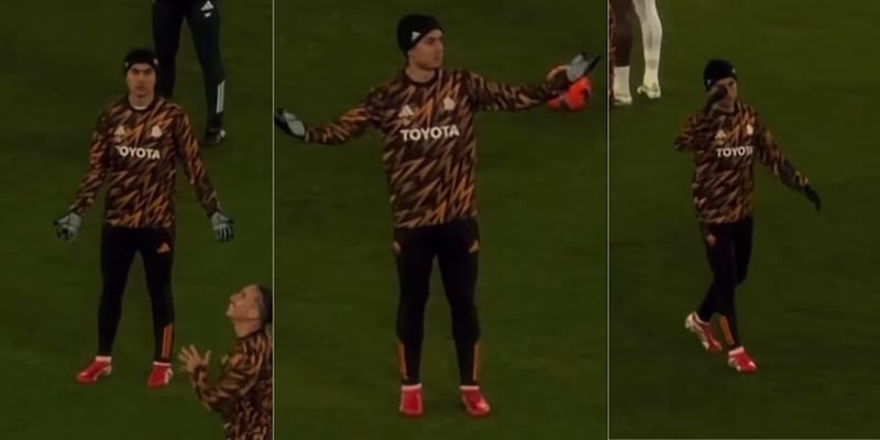 Dybala e il passaggio sbagliato di Tsimikas nel riscaldamento: la reazione surreale di Paulo &egrave; virale