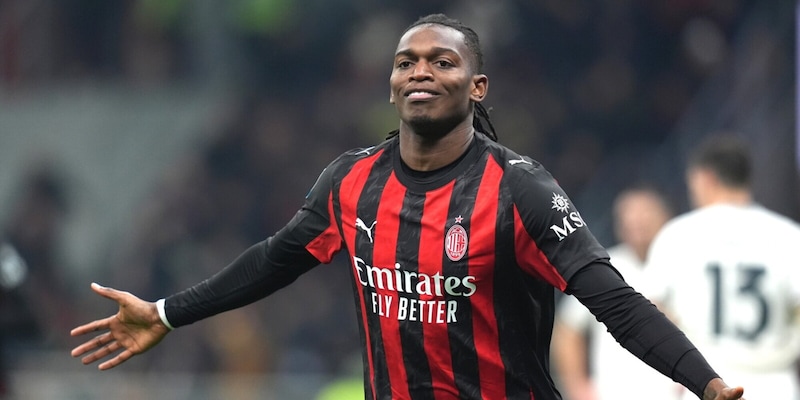 Leao, regalo doppio: aspetta il rinnovo e ritrova Pulisic