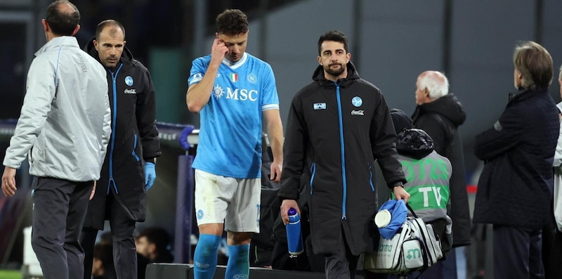 Napoli senza pace: lesioni muscolari per Politano e&nbsp;Rrahmani. Quanto staranno fuori e quali partite salteranno