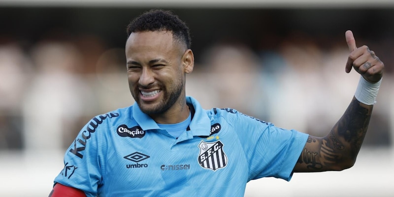 Neymar rinnova con il Santos: "Qui sono a casa". I dettagli del contratto