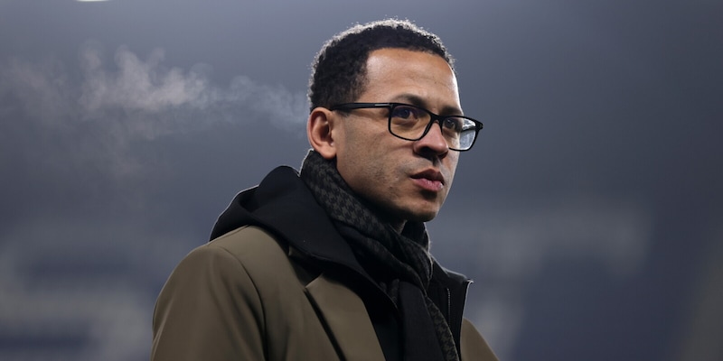 Rosenior firma con il Chelsea fino al 2032: "Dar&ograve; tutto per riportare questo club al successo"